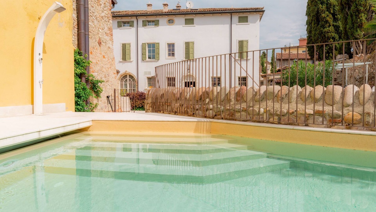 Cola House | Residence Corte San Carlo