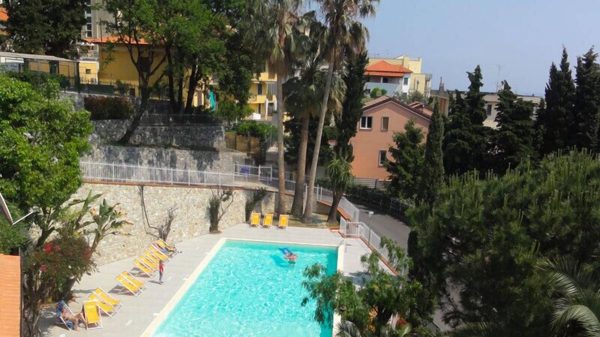 Pietra Ligure Apartment | Residence Dei Fiori Pietra Ligure Two-room Apartment 5 People Comfort