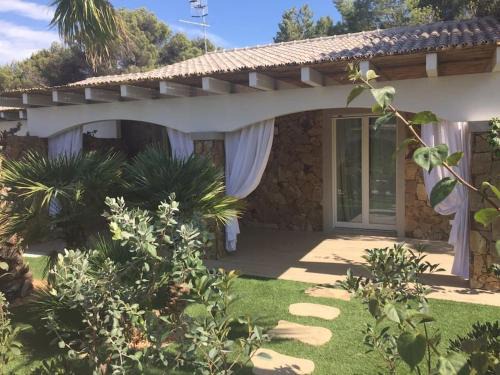 Porto Pino House | Residence Elegance Villa La Sterlizia Porto Pino