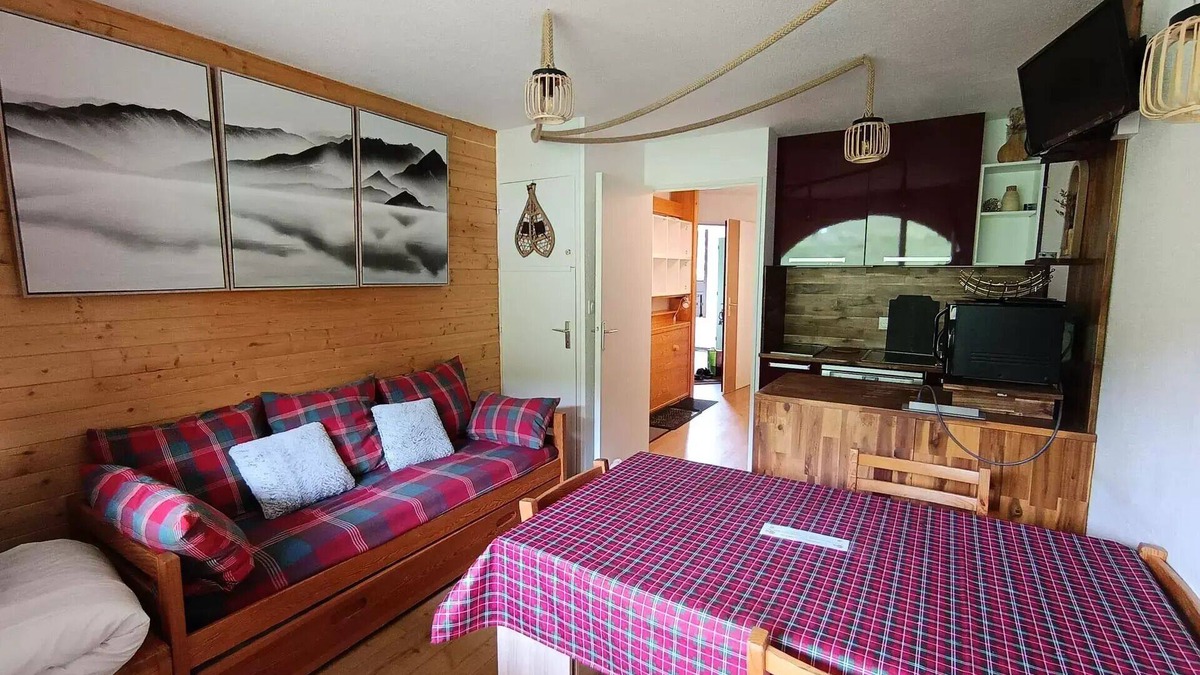 Montgenevre Apartment | Residence Ferme D'augustin - Building C - Fully renovated apartment - Wifi - Full South - On the slopes - Parking.