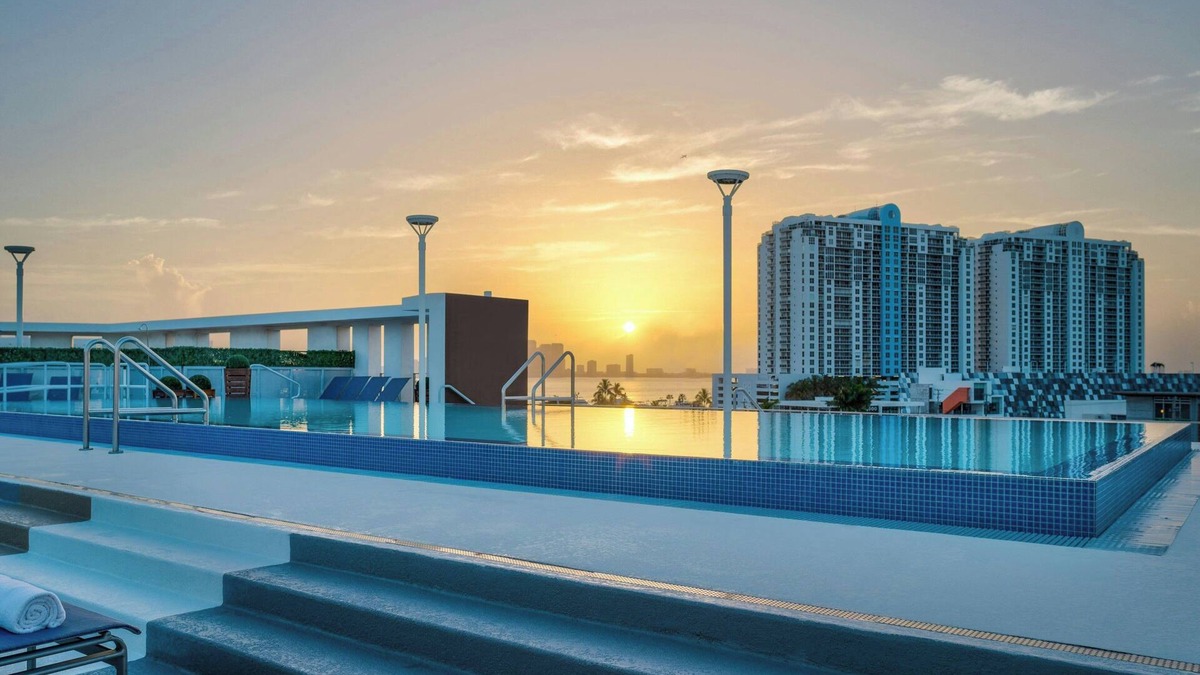 West Avenue Hotel | Residence Inn by Marriott Miami Beach South Beach