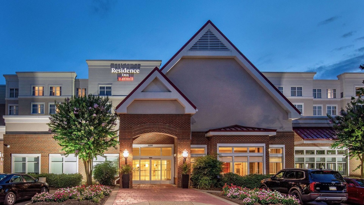 Greenbrier East Hotel | Residence Inn by Marriott Chesapeake Greenbrier