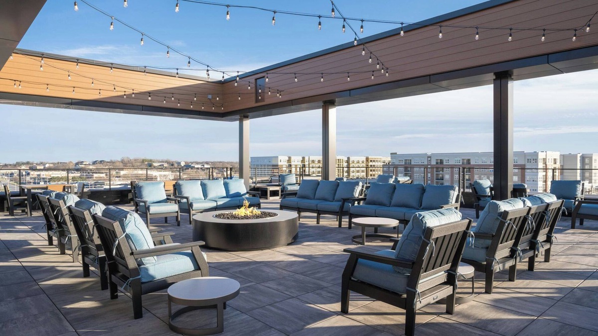 Brookfield Hotel | Residence Inn by Marriott Milwaukee Brookfield at Poplar Creek