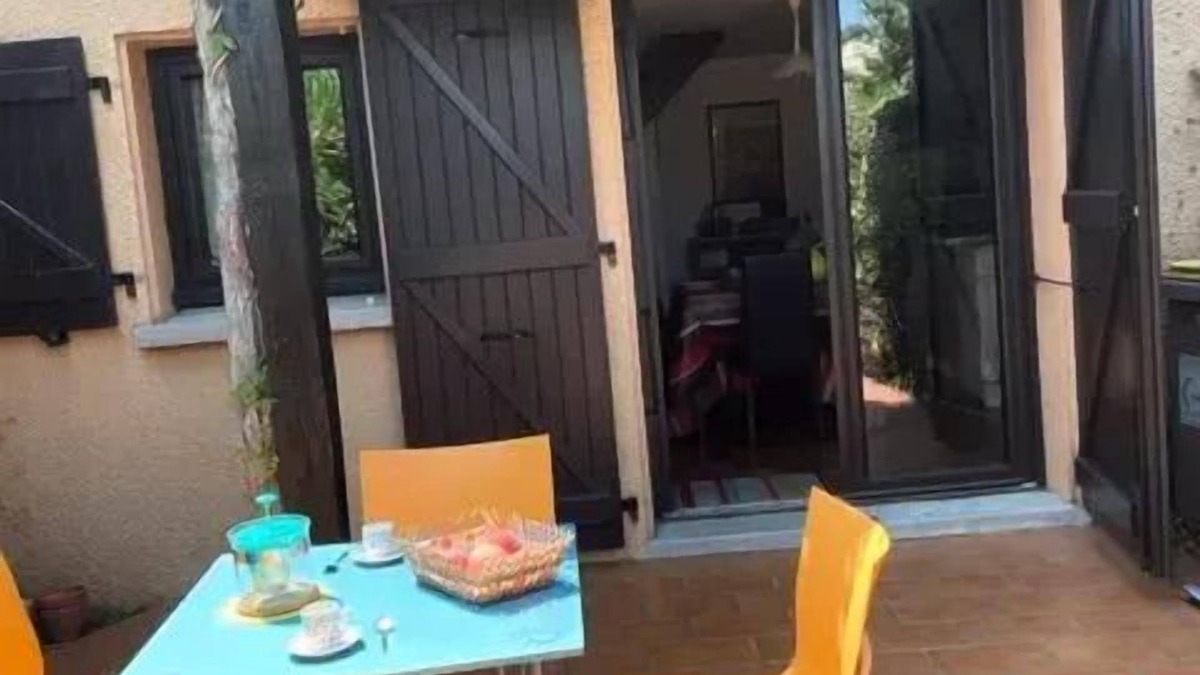 Les Arenes Villa | Residence Les Actinies - Charming cottage 5ARE44 Charming little house with lovely outdoor