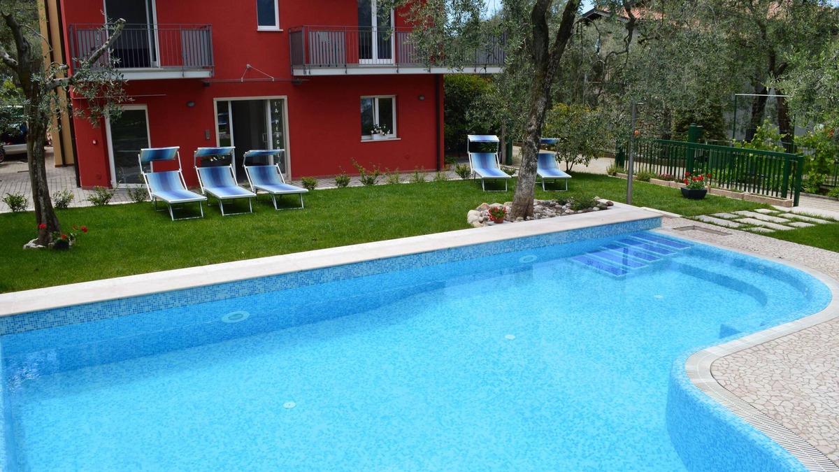 Malcesine Apartment | Residence "La Pergola" central area, garden, swimming pool, parking