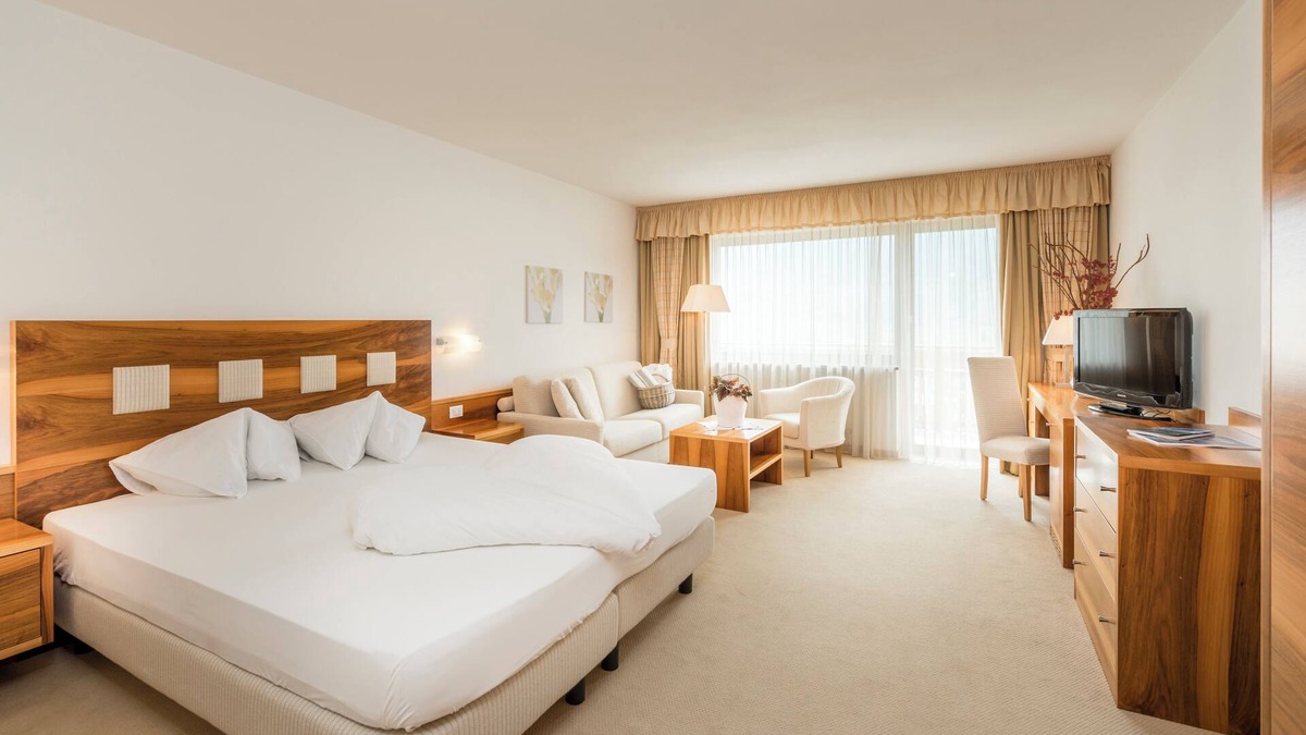 Silandro Bed & Breakfast | Residence Mathilda in the Vinschgau apple orchard - Refined & simple
