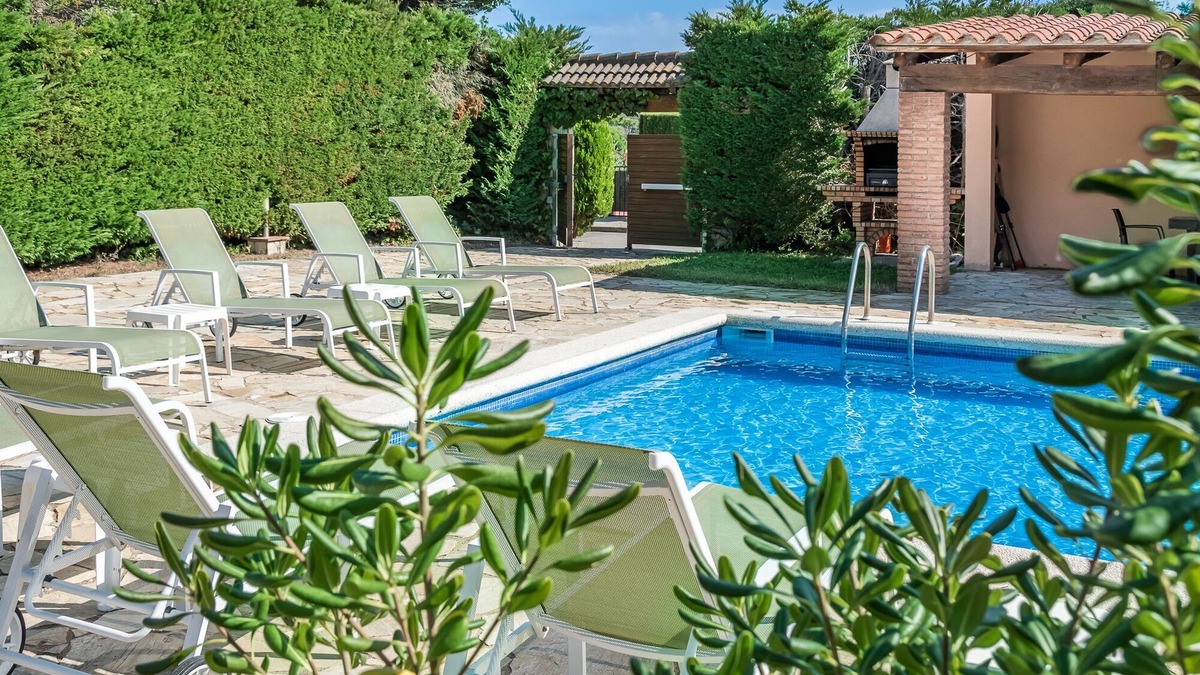 Calonge House | Residencia Occitania-Building complex with 5 apartments