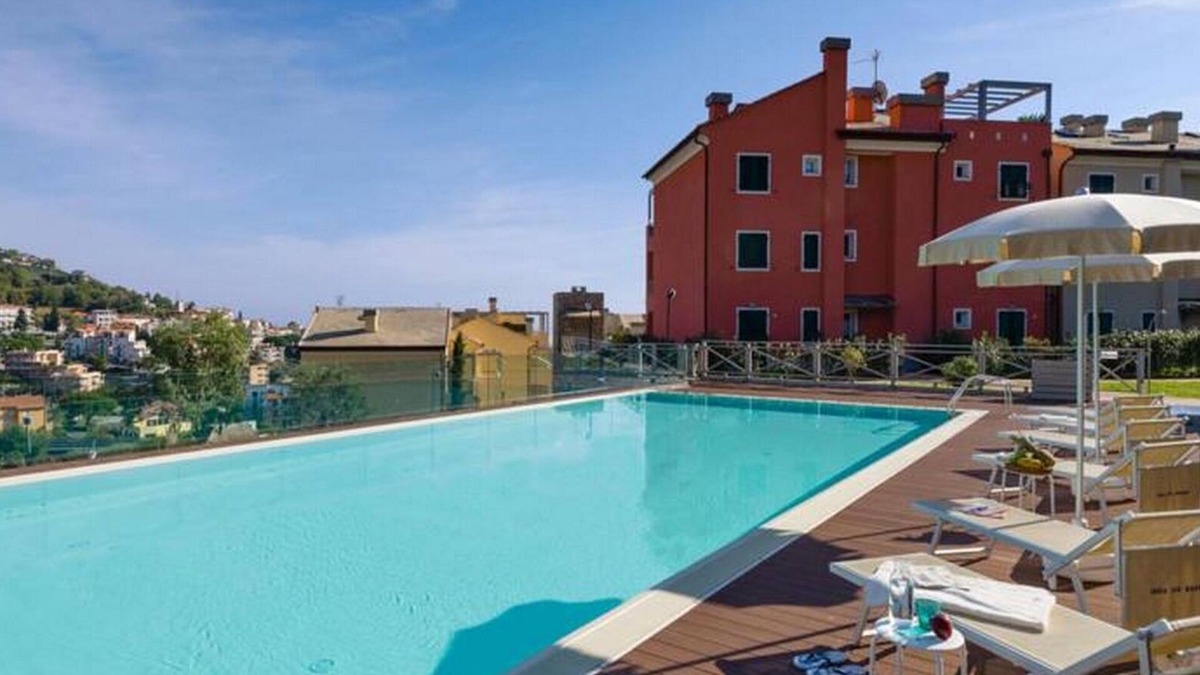 Pietra Ligure House | RESIDENTIAL APARTMENT WITH SOLARIUM AND POOL IN THE COMPLEX