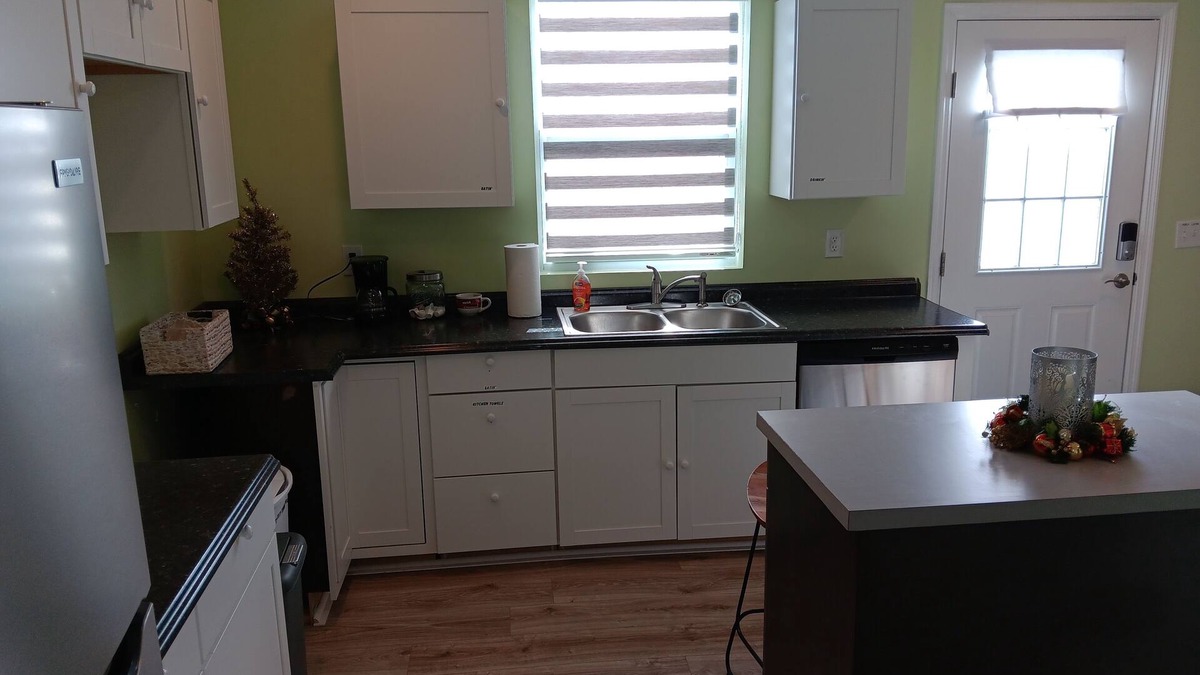 Hope Gardens Apartment | Residential area .5 to 1 mile walk to the Downtown area.