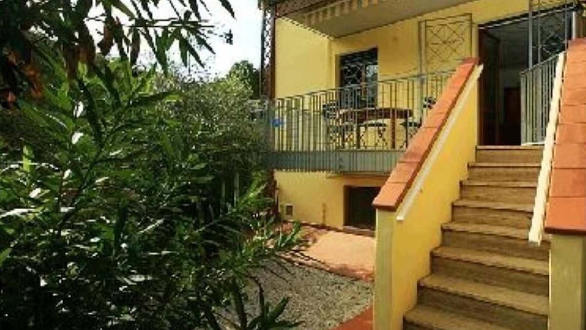 Puntone Apartment | Residential flat with garden