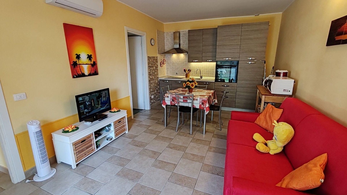 Pallanza Apartment | Residenza Silvana - Apt. B- Garden in Suna with parking, Wifi and A/C