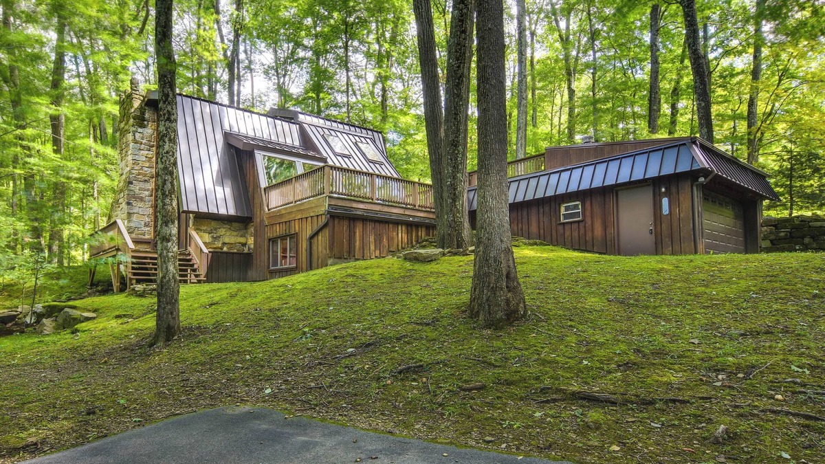 Treasure Lake Cabin | Resort Amenities: Family-Friendly DuBois Cabin