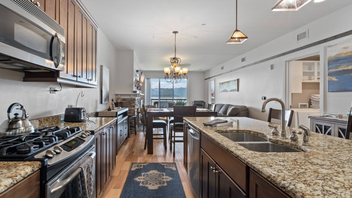 Sandpoint Condo | Resort Amenities, Lakefront - Seasons at Sandpoint