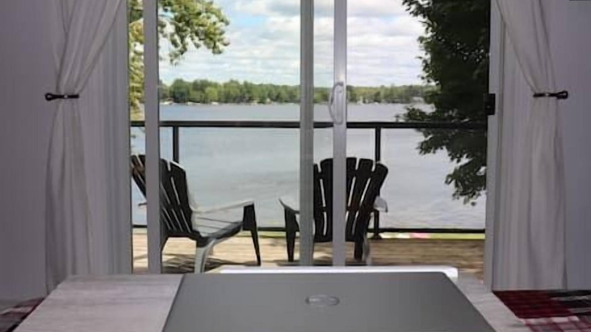 Port Stanton House | Resort, lakefront, hot tub Sauna pet-friendly #3