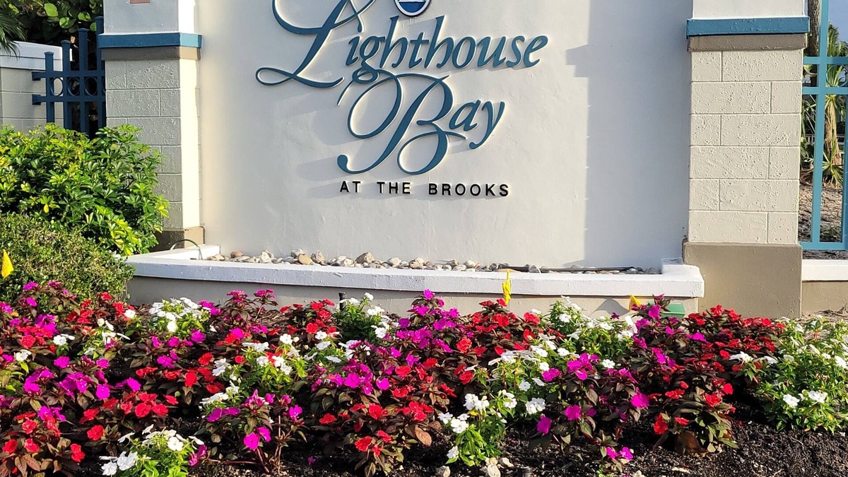 Bonita Springs Condo | Resort living-6 pools, tennis, boche and more! Lakefront unit!