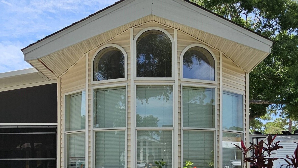 Braden River House | Resort Living at SUN OUTDOORS —Steps to Pool + Golf Cart Included! n