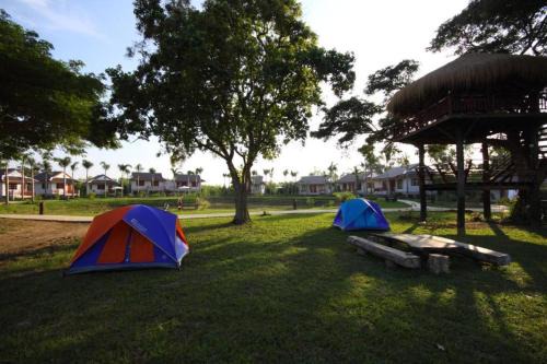 Nakhon Sawan Resort | Resort Railumpoo (Farm and Camping)