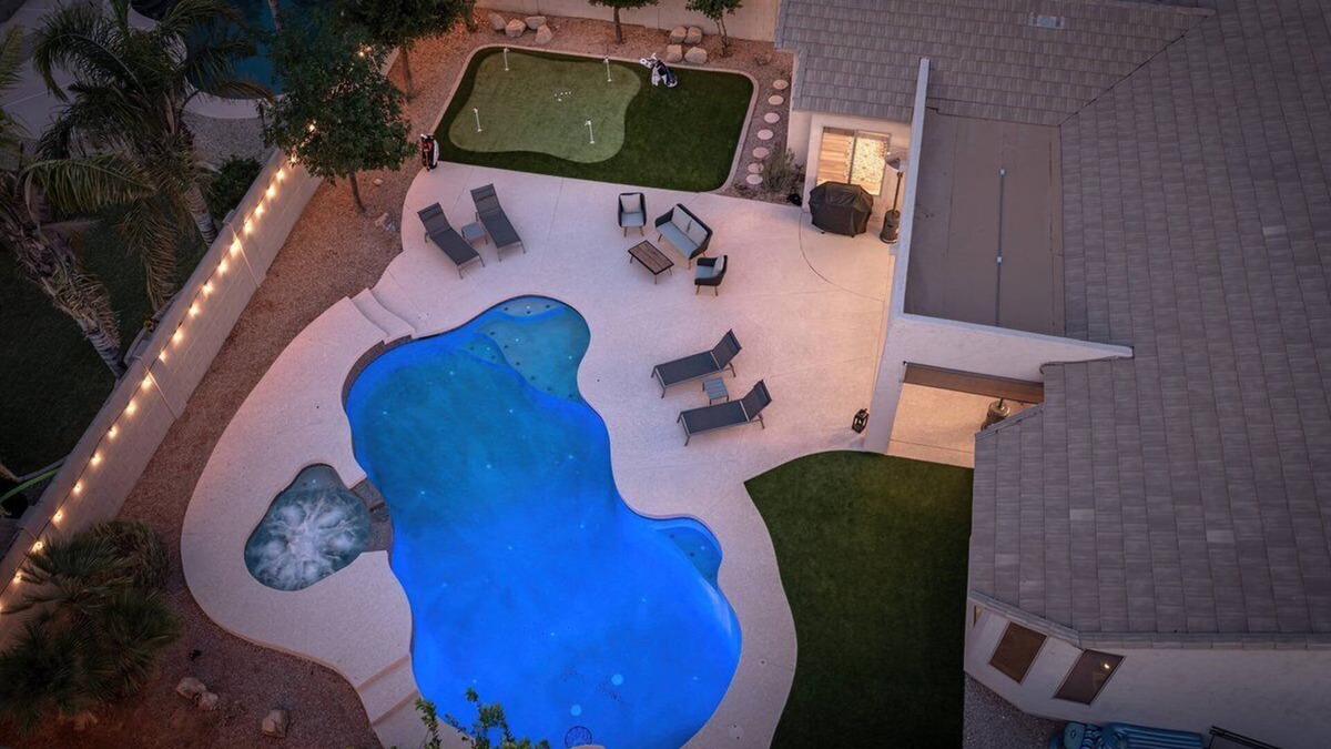 Cooper Commons House | Resort Stlye Home with Heated Pool, Spa, and Putting Green
