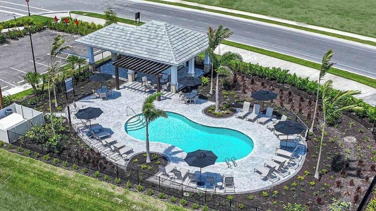 Sarasota House | Resort-Style 2-Bedroom Townhome with Pool, WiFi, and AC in Sarasota