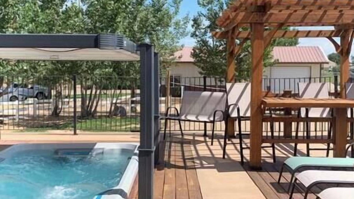 Brighton House | Resort Style Family Fun with guest house