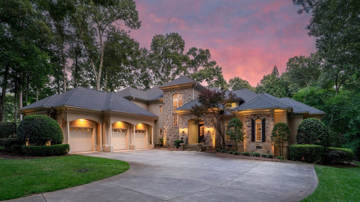 Waxhaw House | Resort-Style Home Waxhaw NC: Celebrate Thanksgiving with a Family Getaway