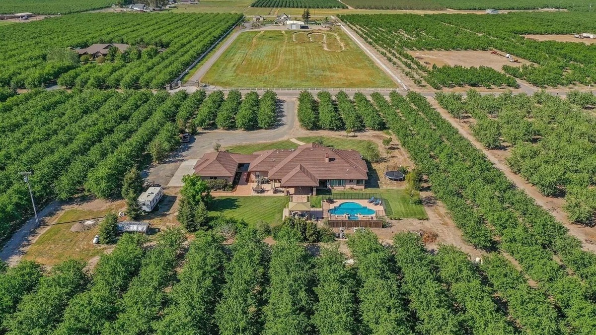 Peters Villa | Resort Style Luxury Villa/Farmhouse with Pool