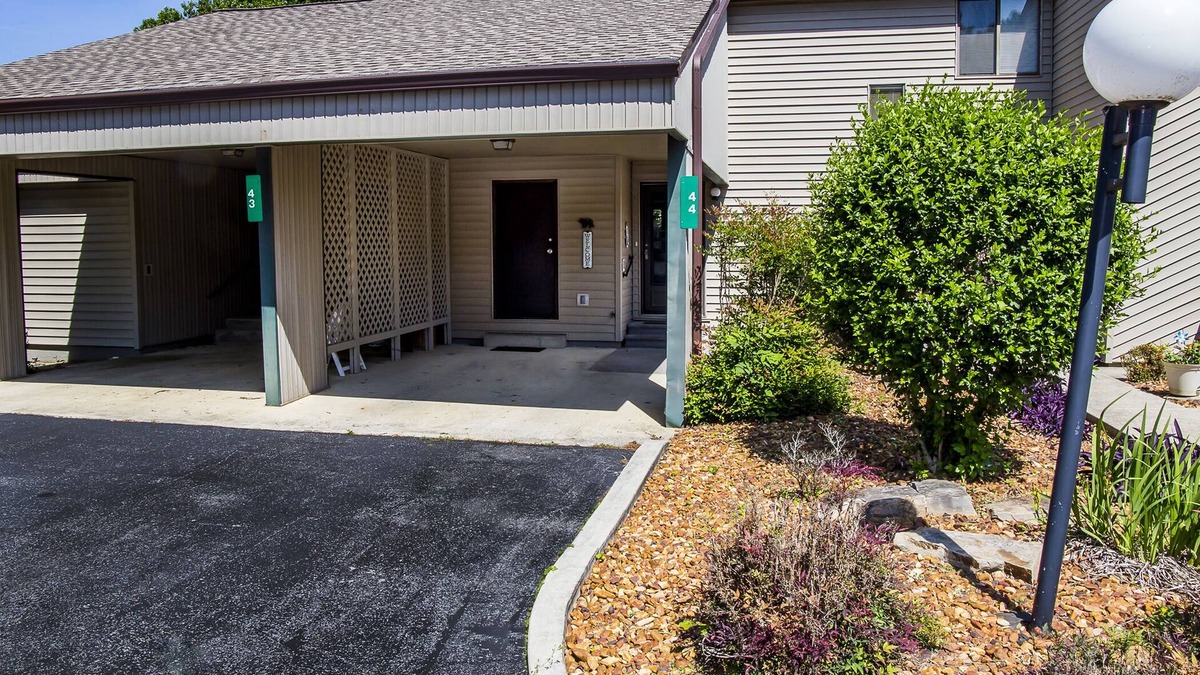 Fairfield Glade Condo | 🌄Resort Vacations at Fairfield Glade TN Beautifully Decorated Condo with Pristine Lake Views