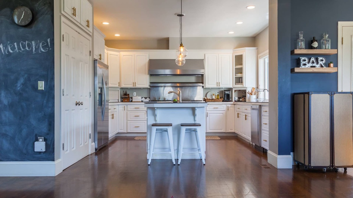 Sammamish House | Resplendent Lakeside Community Home by Microsoft