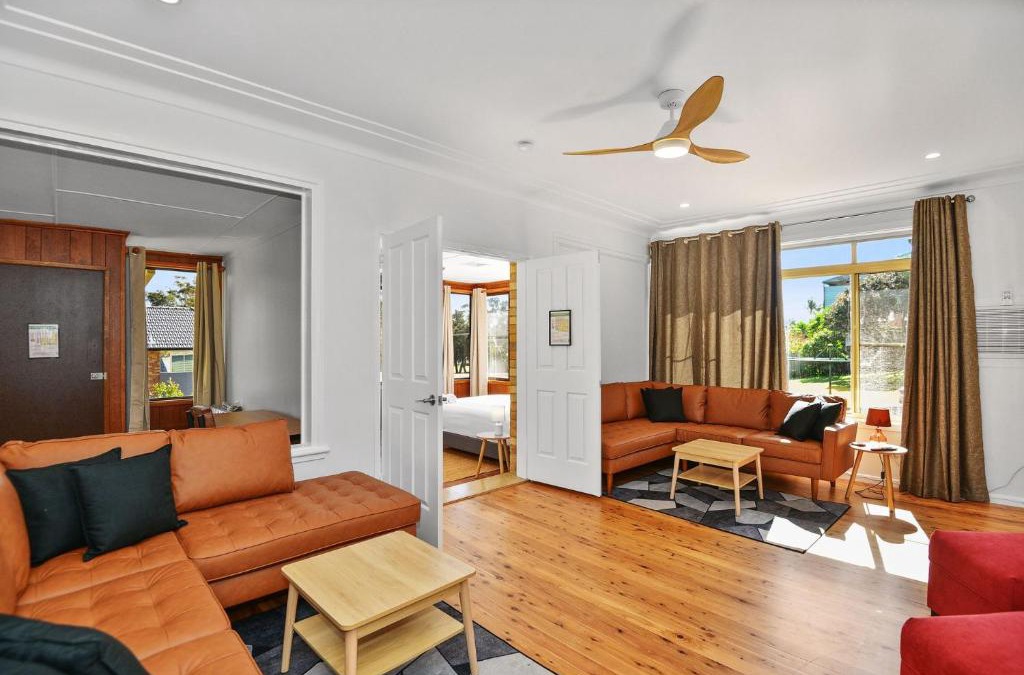 Long Jetty House | Rest and Recover with Sunsets Over The Lake - Magnesium SPA and ICE Bath