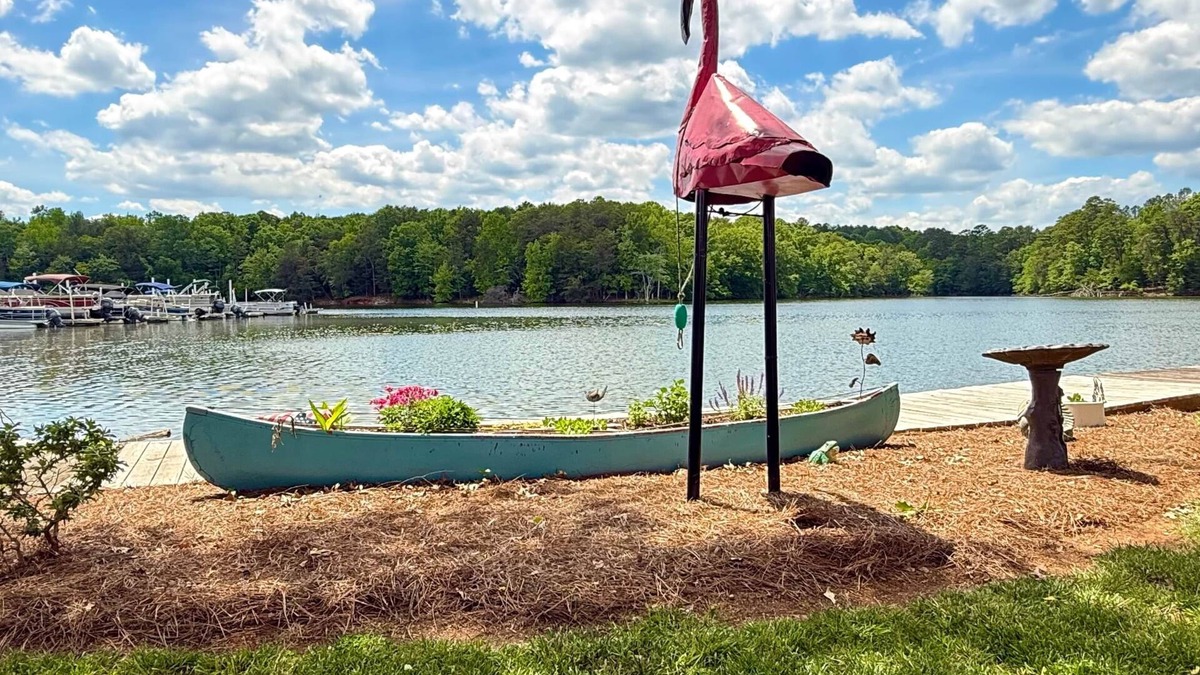 New London House | Rest at Badin Lake
