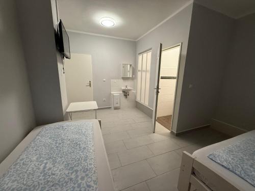 Hamm House | Rest Best L97