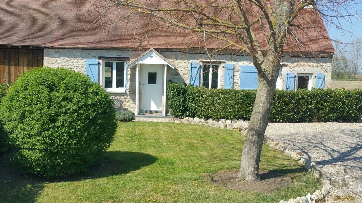 Genouillac Cottage | "Restez-là" Gîte in the heart of rural France