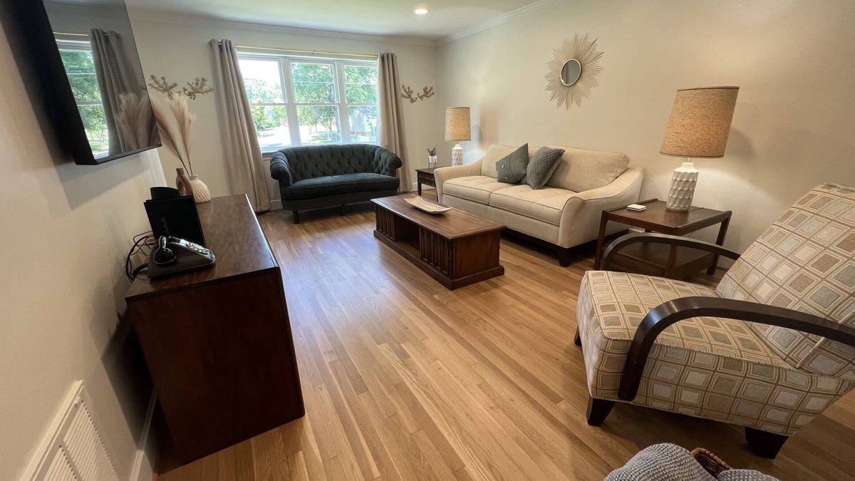 Hickory House | Restful Mid-Mod in the heart of Hickory