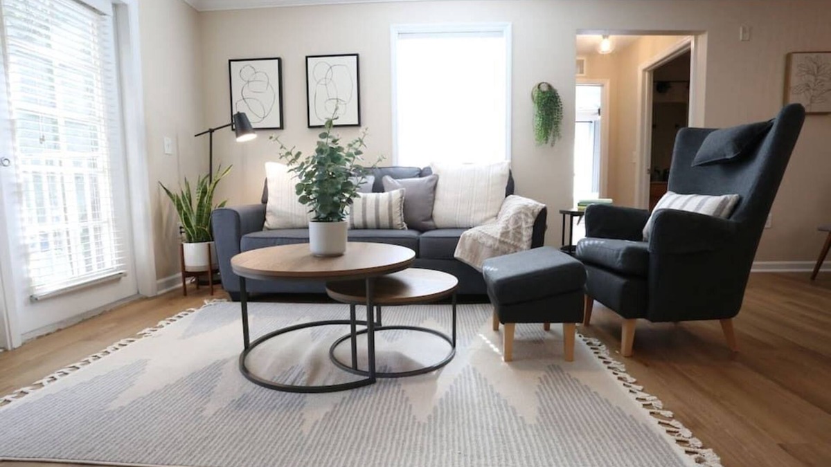 Gainesville Condo | Restful Refuge 🍃 2 BR Boutique Condo | Pool & Gym