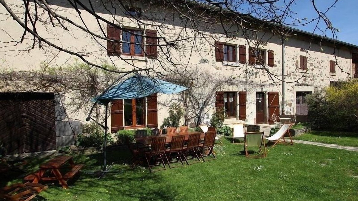Le Monastier-sur-Gazeille Cottage | Restored farmhouse with enclosed garden and terrace, near Puy en Velay