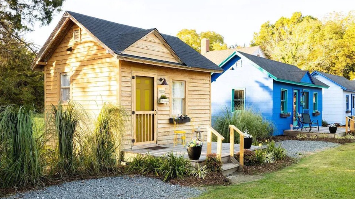 Cape Charles House | Restored 1930’s Tiny Home 3 min to Cape Charles