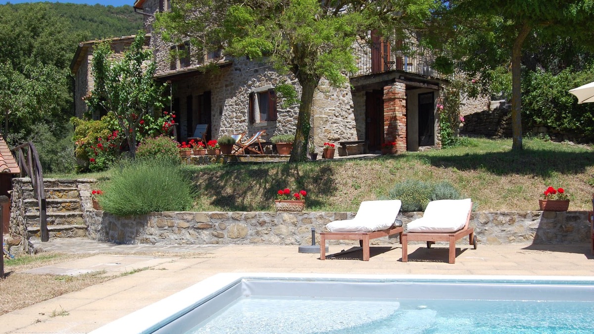 Volerrano House | Restored farmhouse with private pool on Umbria/Tuscany border, breathtaking view