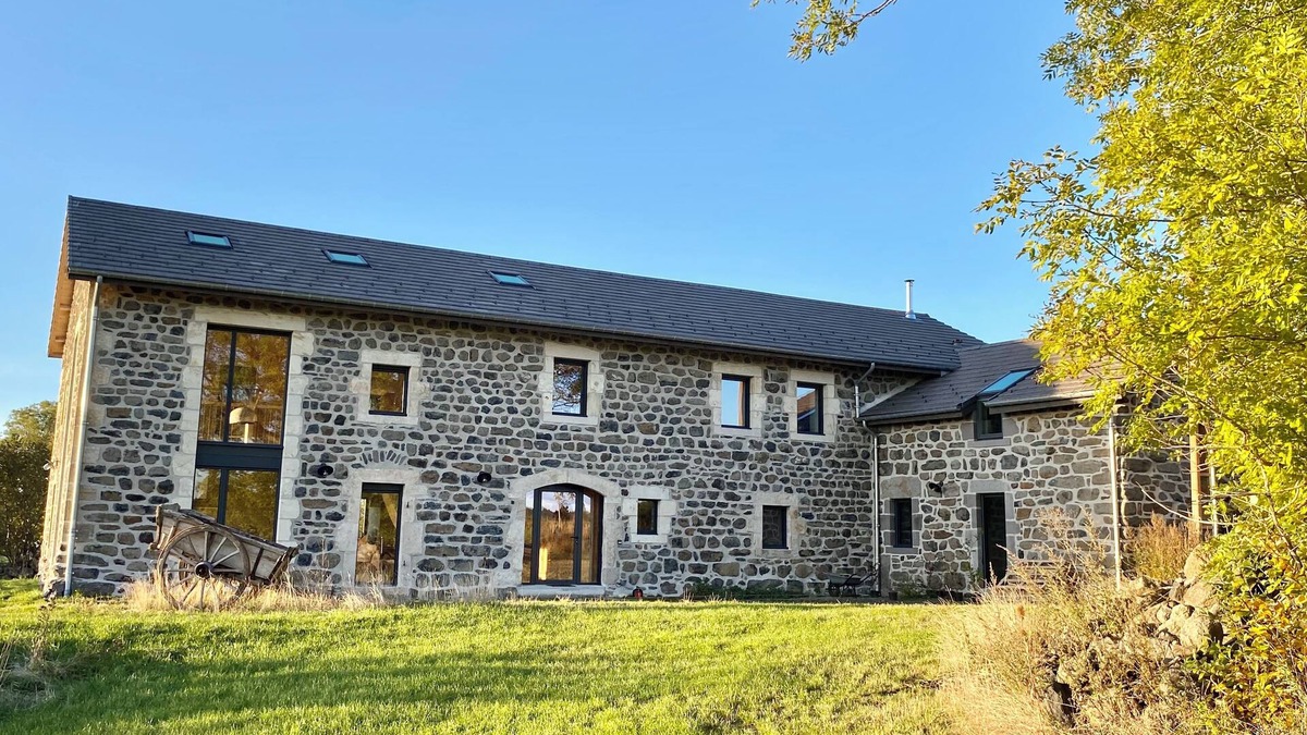 Saint-Front House | Restored farmhouse at 1200 m'in the heart of Prés Hauts du Mezenc