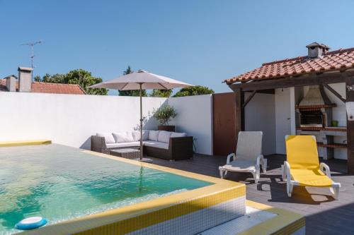 Murtosa House | Retiro da Atafona Beach Pool House White