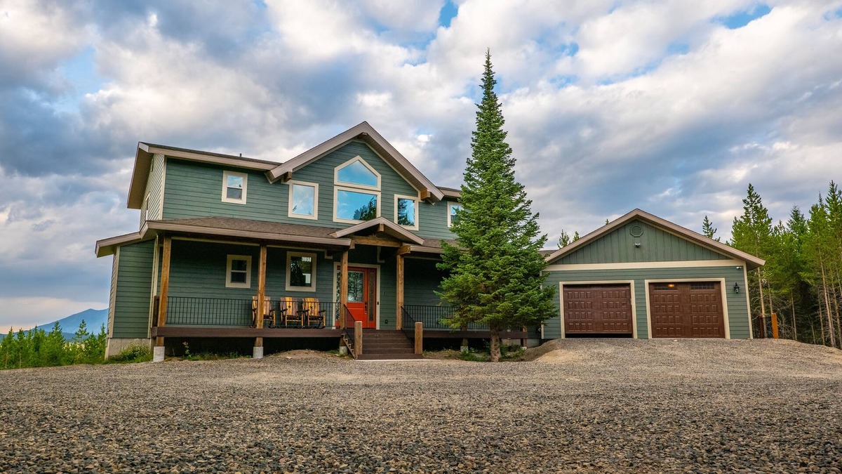 Island Park House | Retreat @ Island Park - Luxurious New Home - Near Yellowstone Sleeps 30!