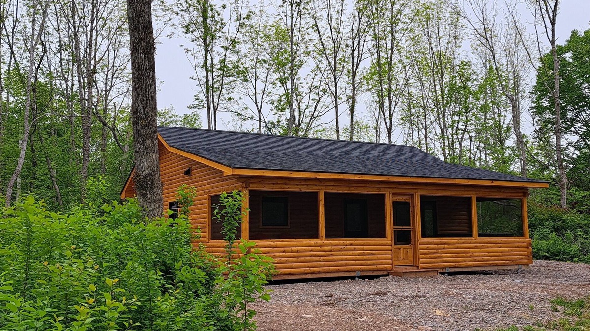 Antigonish County Cabin | Retreat Lodge - Lochaber Lake Lodges