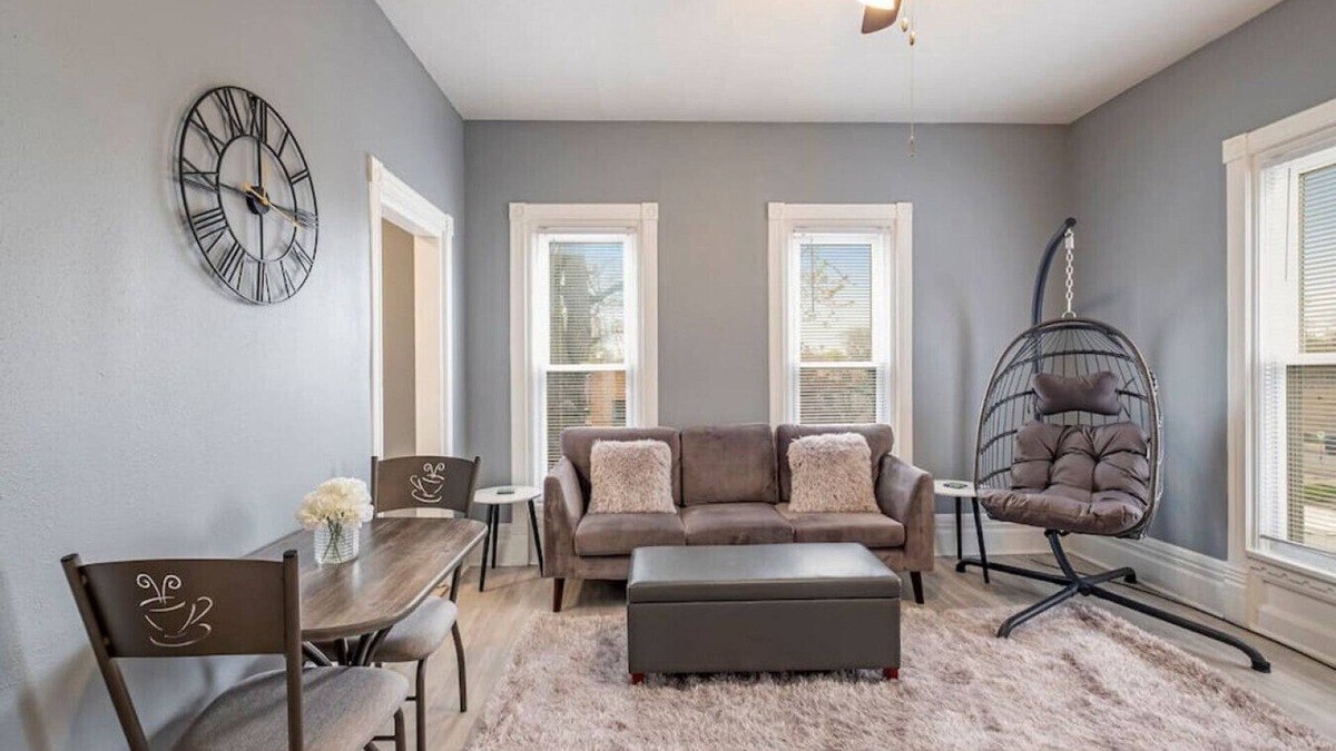 Grand Rapids Apartment | Retreat Suite 3 - Modern Getaway