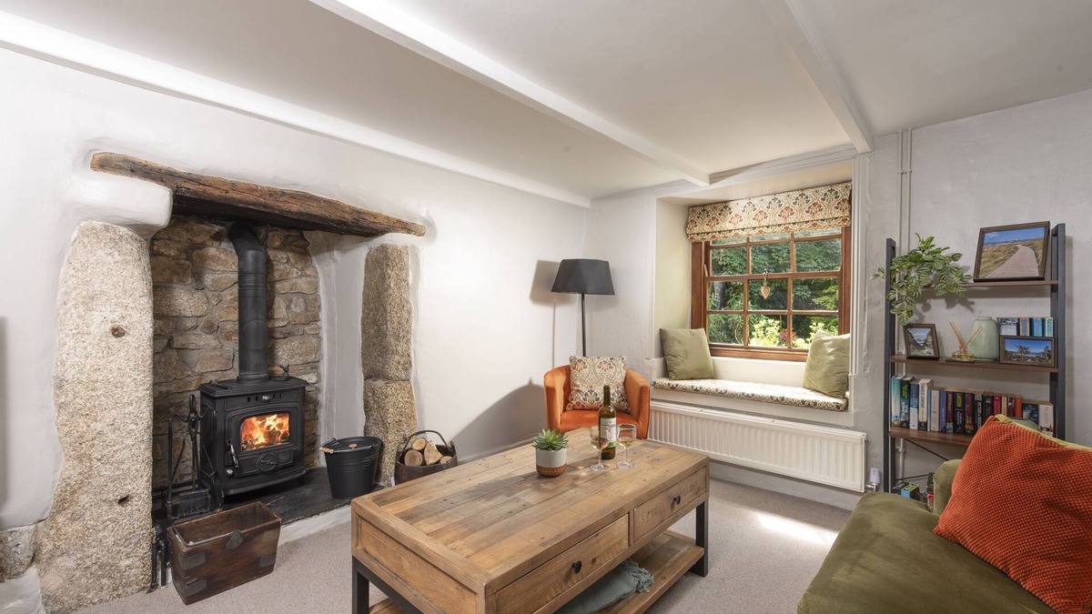 Carnhell Green Cottage | Retreat to somewhere utterly spellbinding - This charming 17th Century former farm cottage oozes pea