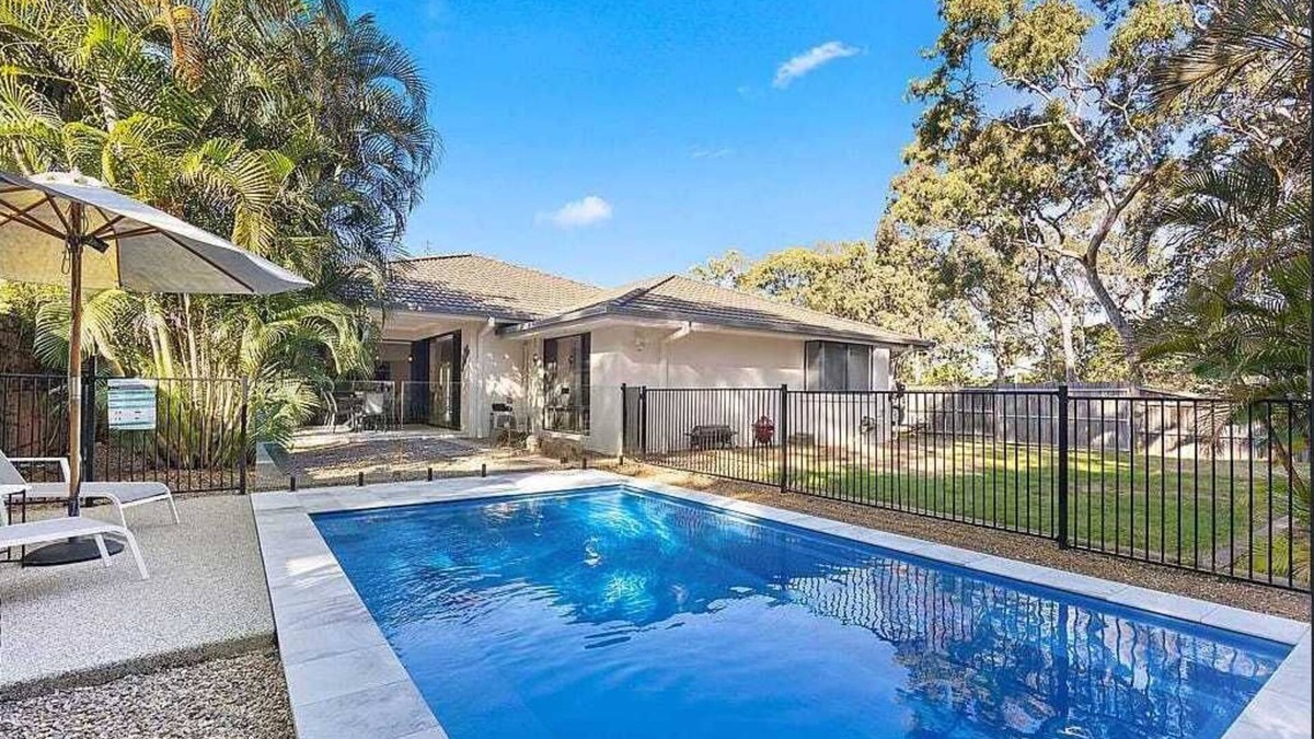 Point Vernon House | Retreat to the Fraser Coast, you deserve it.