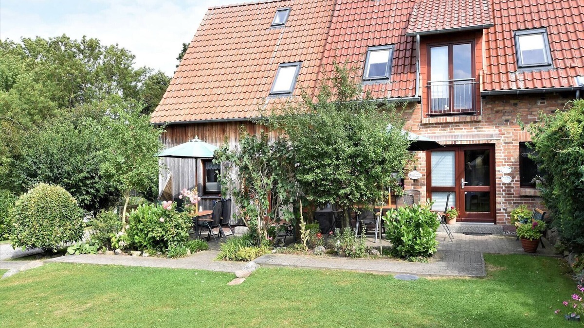 Thorstorf House | Retreat with Sauna & Garden