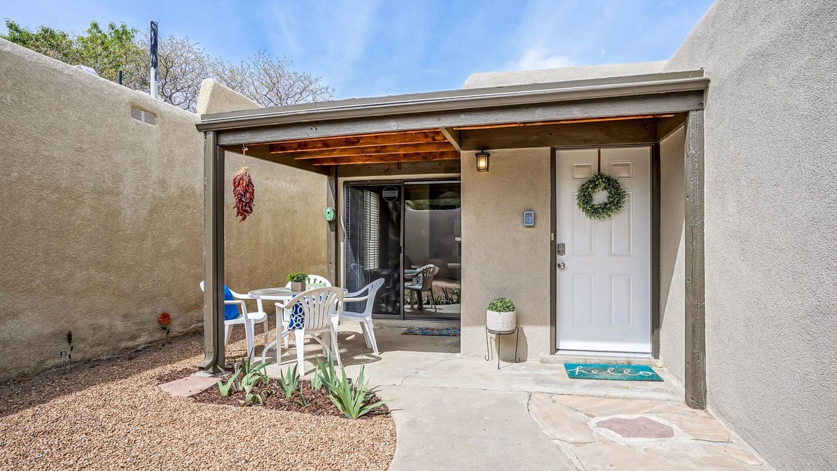 Northeast Heights House | Retro Condo in the North East Heights, 2bd/1ba, garage, Pet friendly