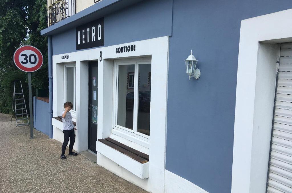 Saint-Pierre-Montlimart House | Retro