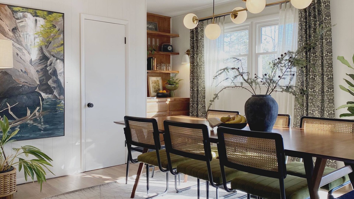 Alexander House | Retro Retreat with Hot Tub Near Downtown Asheville *Safe from Hurricane Helene*
