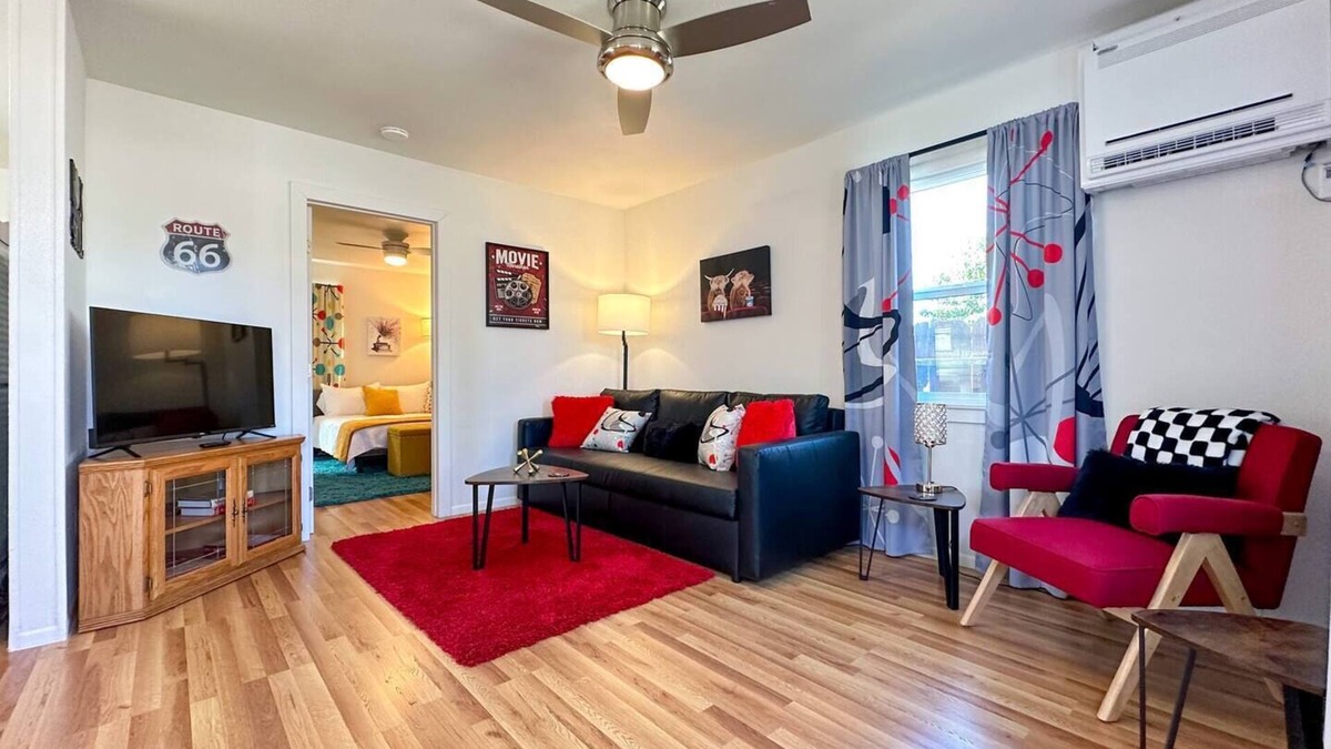 Coalinga House | Retro Rhythm Hideaway near Central Coalinga