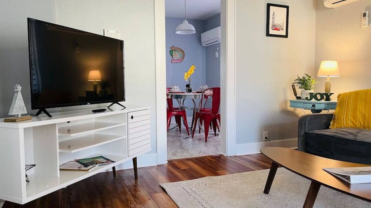 Muskogee House | Retro Style Home in Honor Heights
